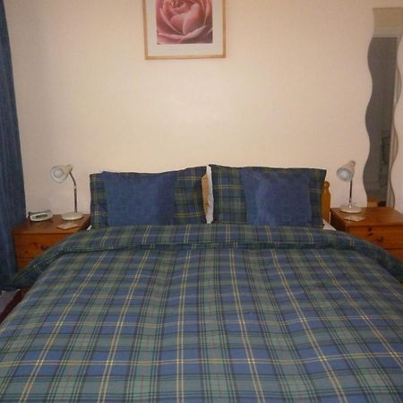 The New Inn Guest House Bridgend  Δωμάτιο φωτογραφία